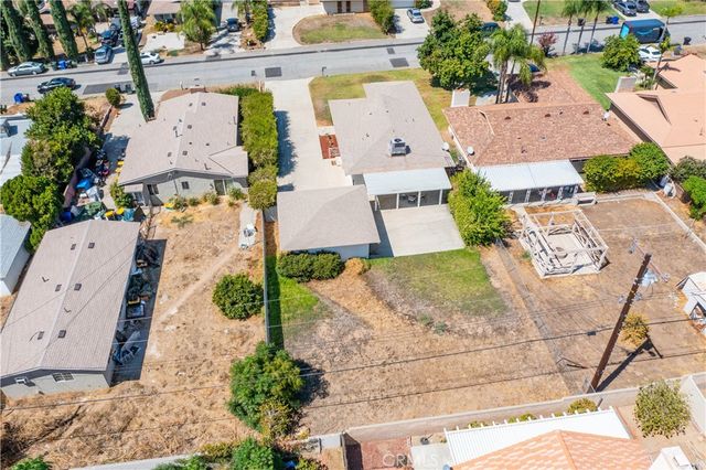 7195 Seine, Highland, CA 92346