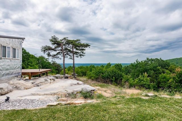1407 Holloway Ridge Road, Spring City, TN 37381