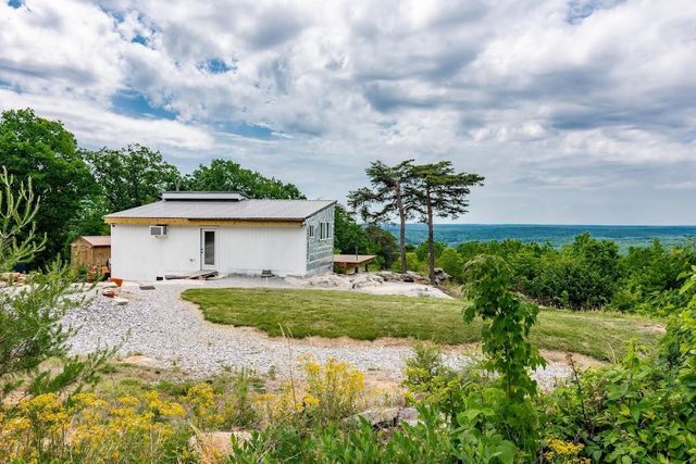 1407 Holloway Ridge Road, Spring City, TN 37381