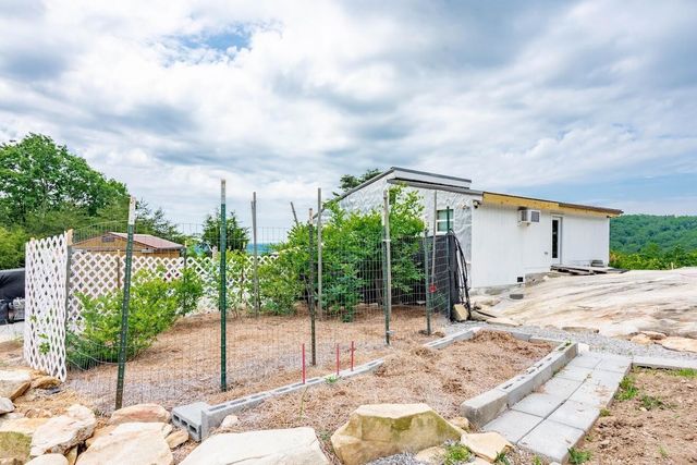 1407 Holloway Ridge Road, Spring City, TN 37381