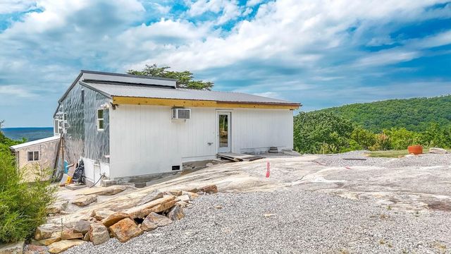 1407 Holloway Ridge Road, Spring City, TN 37381