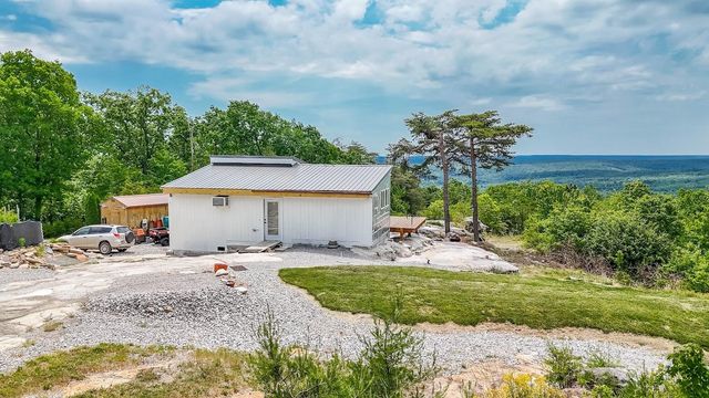 1407 Holloway Ridge Road, Spring City, TN 37381