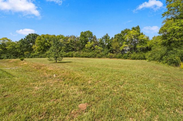 1322 Galloping Hill Way, Arrington, TN 37014