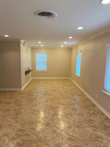 2709 Woodlawn Street, Dickinson, TX 77539