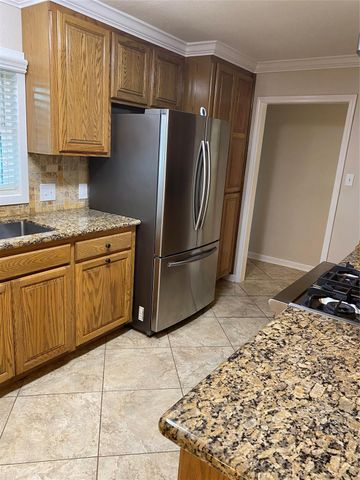 2709 Woodlawn Street, Dickinson, TX 77539