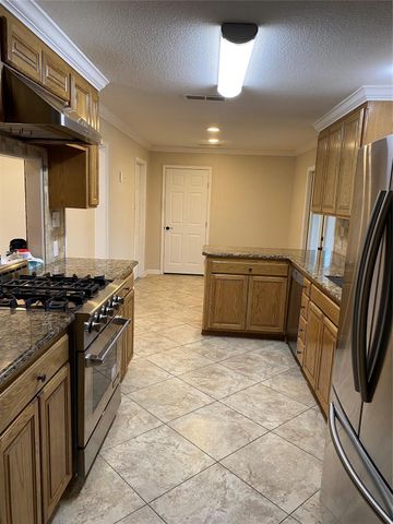 2709 Woodlawn Street, Dickinson, TX 77539