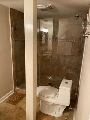 2709 Woodlawn Street, Dickinson, TX 77539