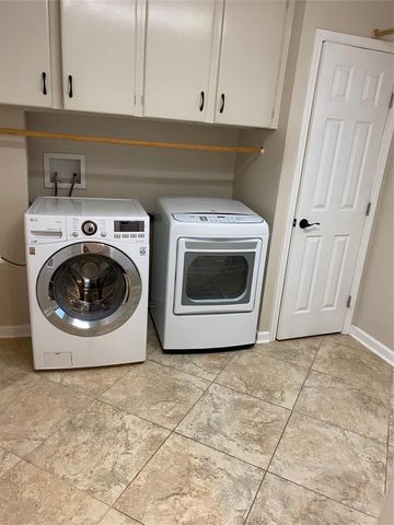 2709 Woodlawn Street, Dickinson, TX 77539