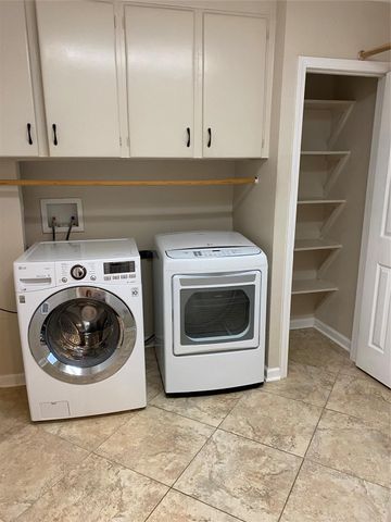 2709 Woodlawn Street, Dickinson, TX 77539