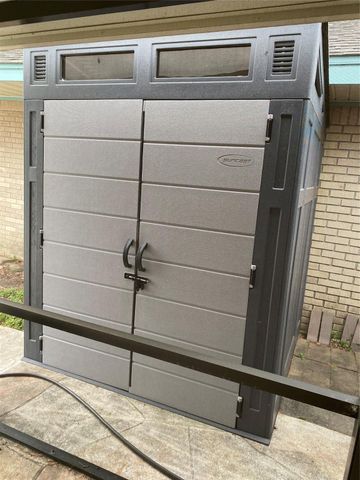 2709 Woodlawn Street, Dickinson, TX 77539