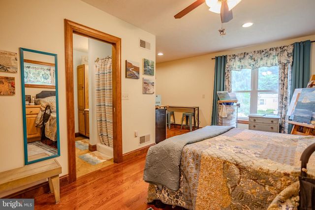 395 GREEN SPRINGS RD, Hanover, PA 17331