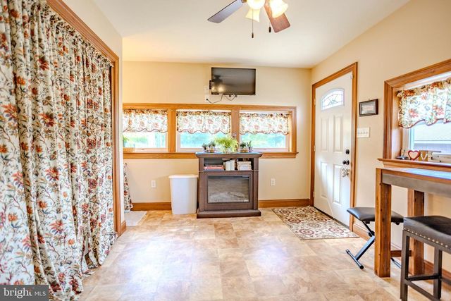 395 GREEN SPRINGS RD, Hanover, PA 17331