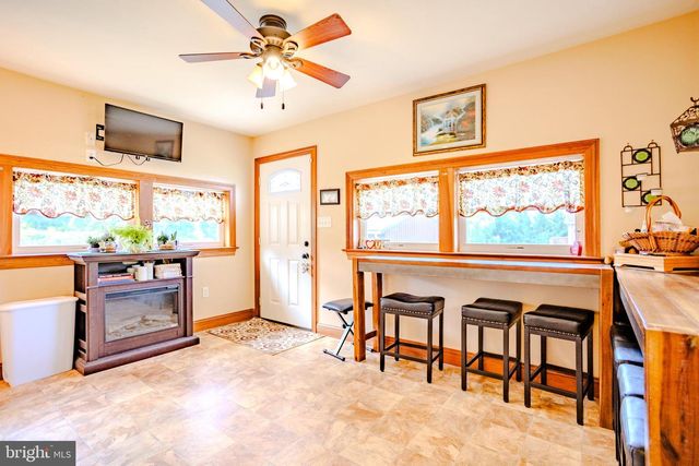 395 GREEN SPRINGS RD, Hanover, PA 17331