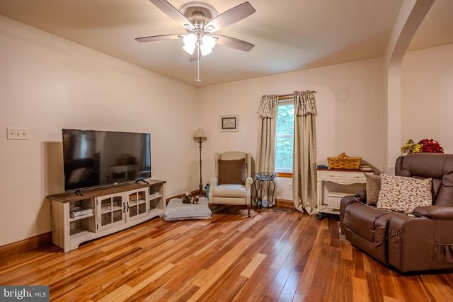 395 GREEN SPRINGS RD, Hanover, PA 17331