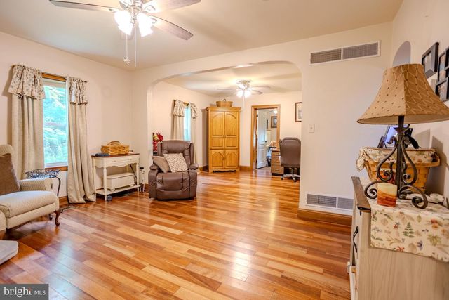 395 GREEN SPRINGS RD, Hanover, PA 17331