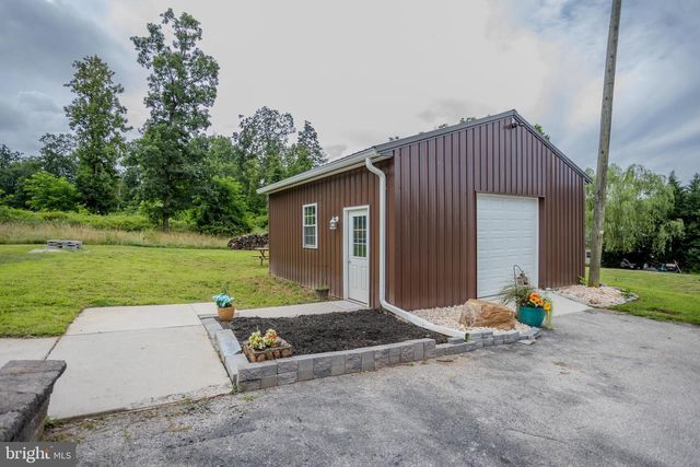 395 GREEN SPRINGS RD, Hanover, PA 17331