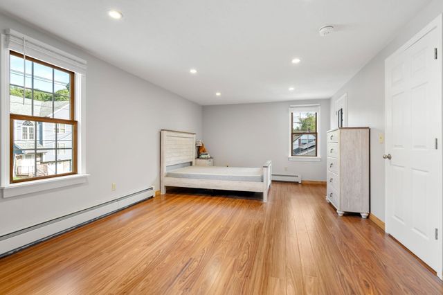 134 Commonwealth Ave, Worcester, MA 01604