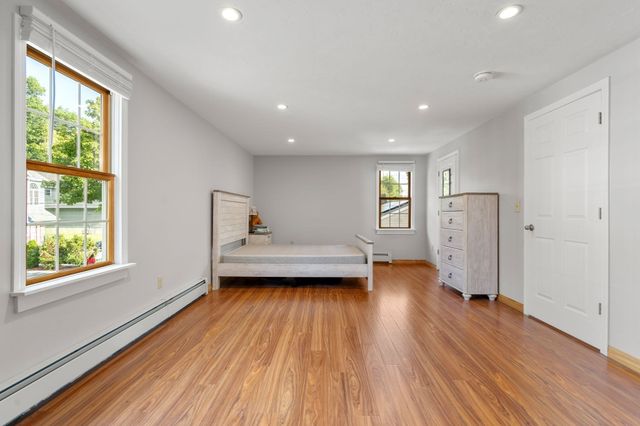134 Commonwealth Ave, Worcester, MA 01604