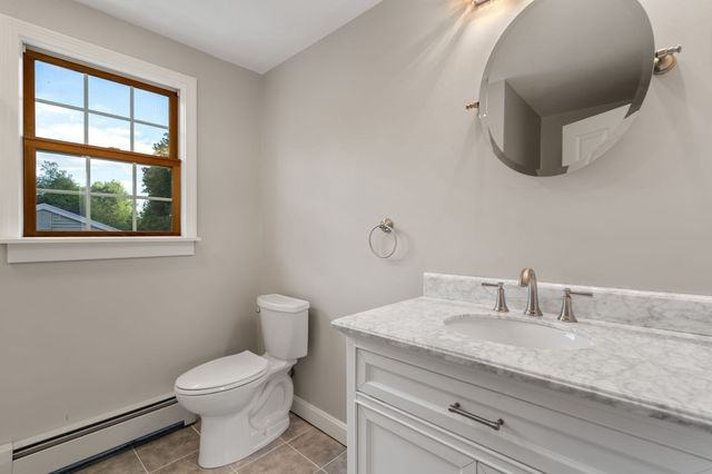 134 Commonwealth Ave, Worcester, MA 01604