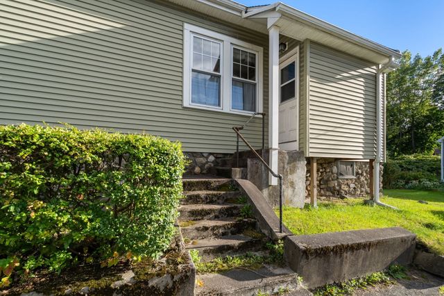 134 Commonwealth Ave, Worcester, MA 01604