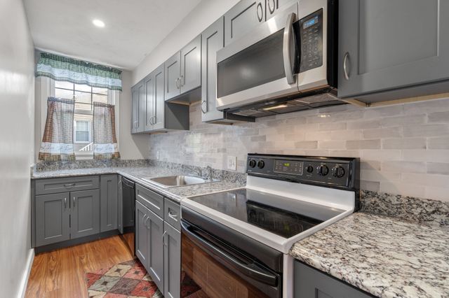 134 Commonwealth Ave, Worcester, MA 01604