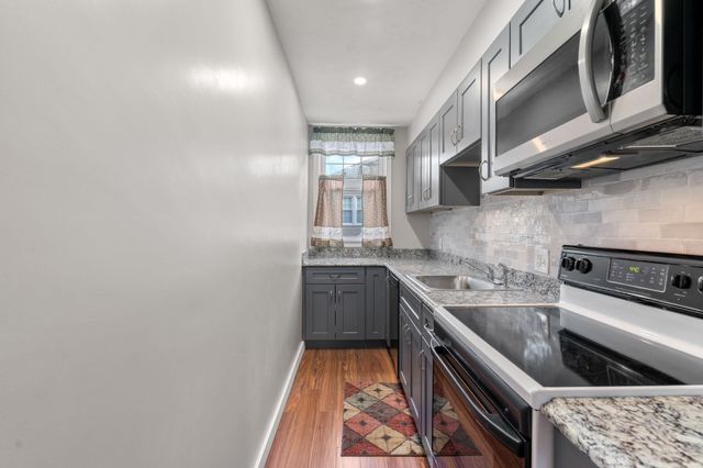 134 Commonwealth Ave, Worcester, MA 01604