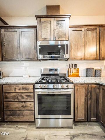 250 Oak Knoll, Jacksonville, OR 97530