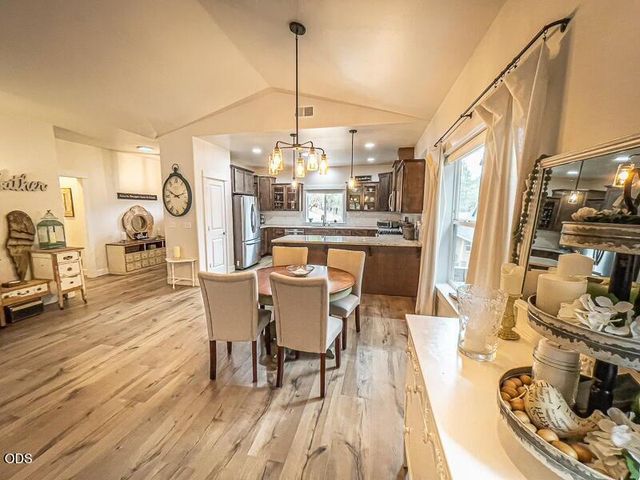 250 Oak Knoll, Jacksonville, OR 97530