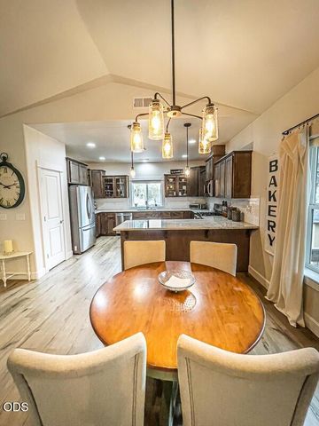 250 Oak Knoll, Jacksonville, OR 97530