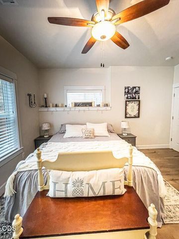 250 Oak Knoll, Jacksonville, OR 97530