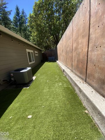 250 Oak Knoll, Jacksonville, OR 97530