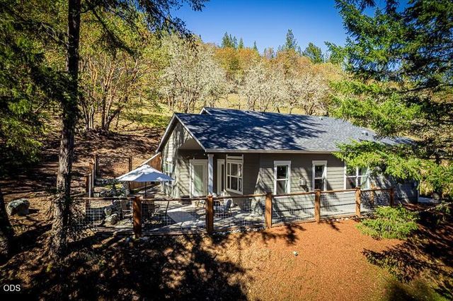 250 Oak Knoll, Jacksonville, OR 97530