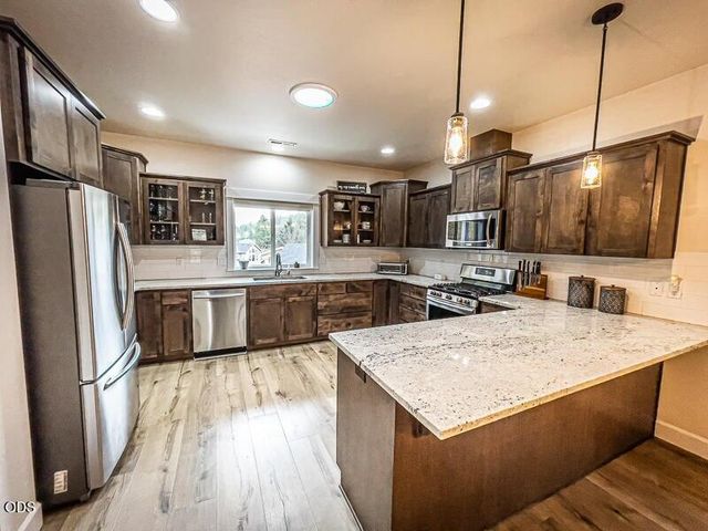 250 Oak Knoll, Jacksonville, OR 97530
