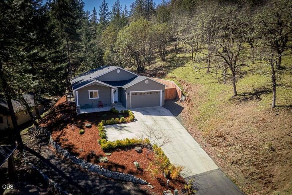 250 Oak Knoll, Jacksonville, OR 97530