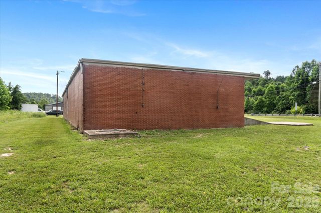 2324 Us 70 Highway, Marion, NC 28752