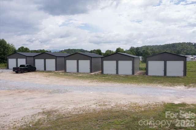 2324 Us 70 Highway, Marion, NC 28752