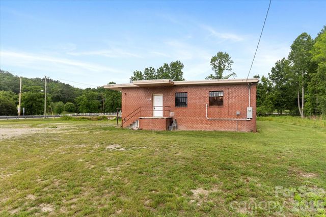 2324 Us 70 Highway, Marion, NC 28752