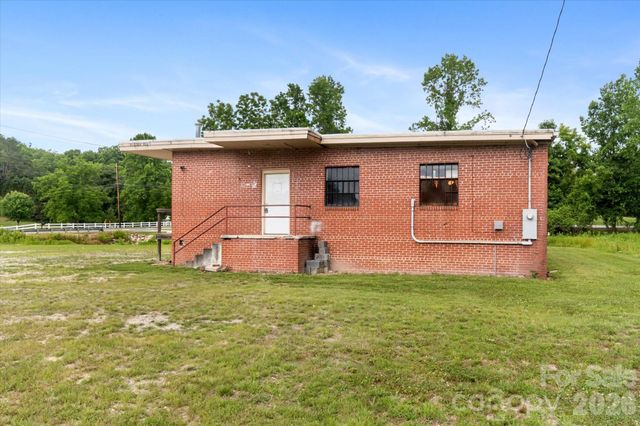 2324 Us 70 Highway, Marion, NC 28752