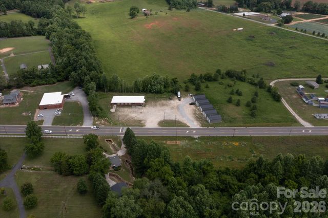 2324 Us 70 Highway, Marion, NC 28752