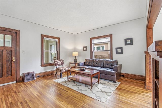 2427 Ilion Avenue N, Minneapolis, MN 55411