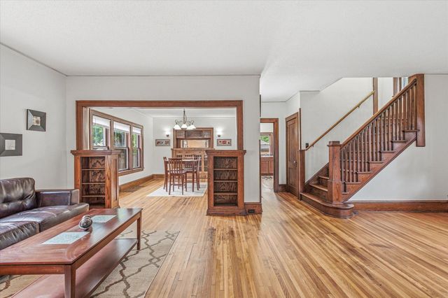 2427 Ilion Avenue N, Minneapolis, MN 55411