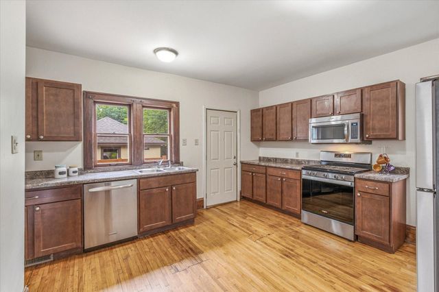2427 Ilion Avenue N, Minneapolis, MN 55411