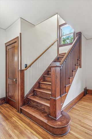 2427 Ilion Avenue N, Minneapolis, MN 55411