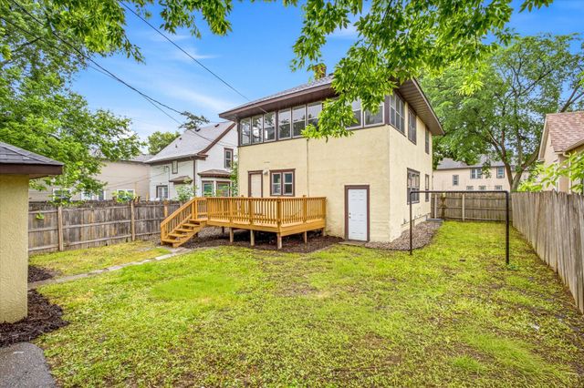 2427 Ilion Avenue N, Minneapolis, MN 55411