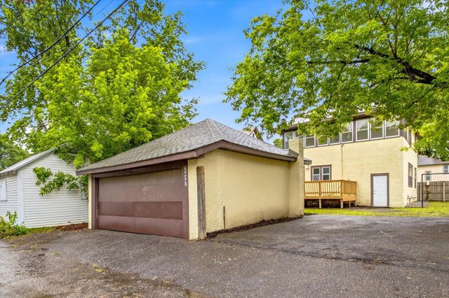 2427 Ilion Avenue N, Minneapolis, MN 55411