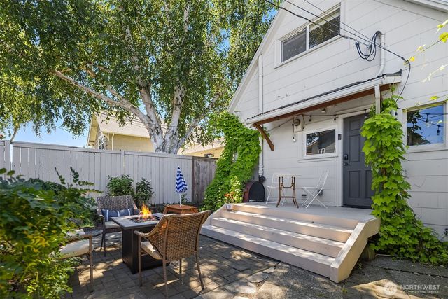 1911 RUCKER Avenue, Everett, WA 98201