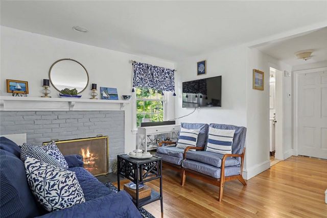 75 Princes Hill Avenue, Barrington, RI 02806