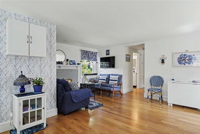 75 Princes Hill Avenue, Barrington, RI 02806