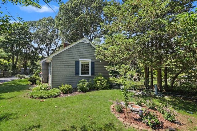75 Princes Hill Avenue, Barrington, RI 02806