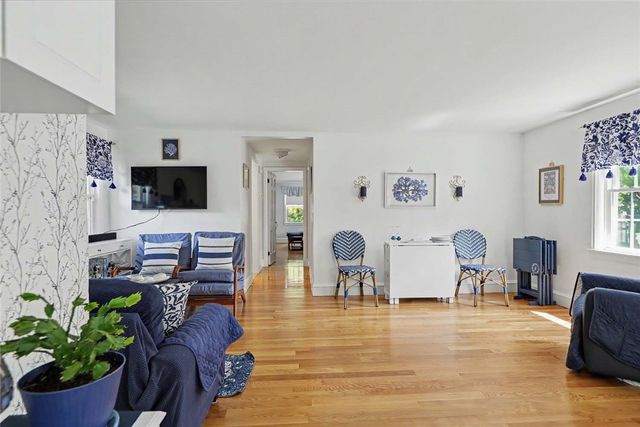 75 Princes Hill Avenue, Barrington, RI 02806